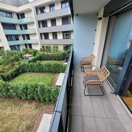 Newly Built Apartment With Balcony, Ac And Free Indoor Garage Praga Exterior foto