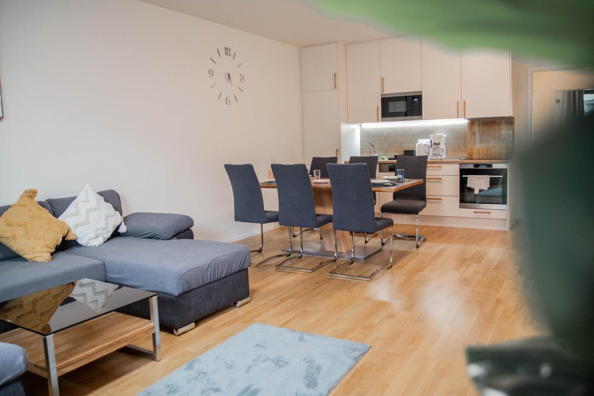 Newly Built Apartment With Balcony, Ac And Free Indoor Garage Praga Exterior foto