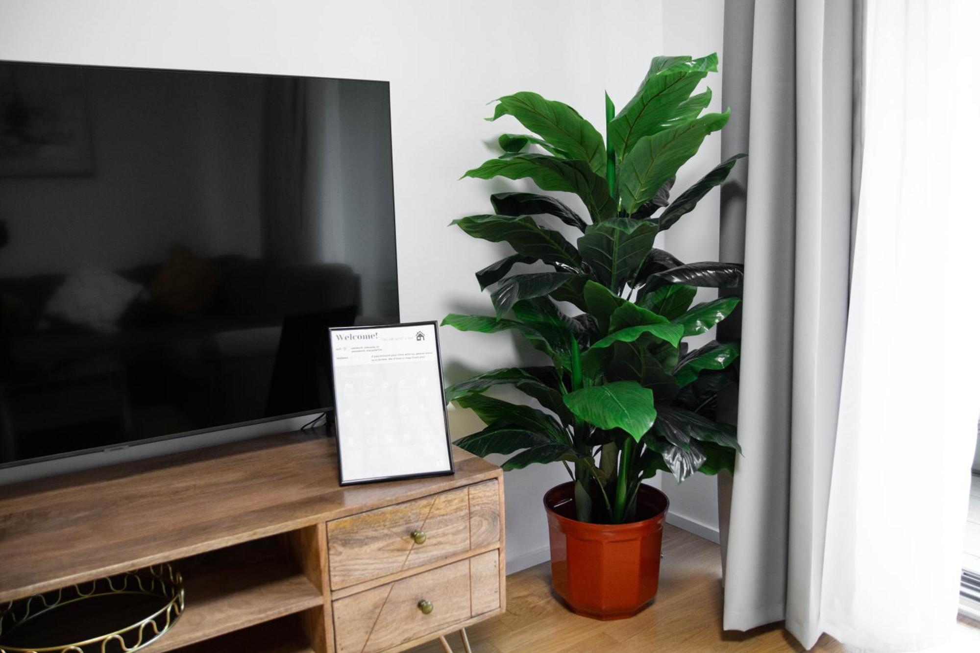 Newly Built Apartment With Balcony, Ac And Free Indoor Garage Praga Exterior foto